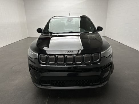 Used 2022 Jeep Compass High Altitude AWD/4WD image 3