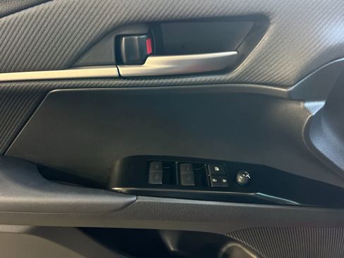 Used 2025 Toyota Camry SE FWD image 12