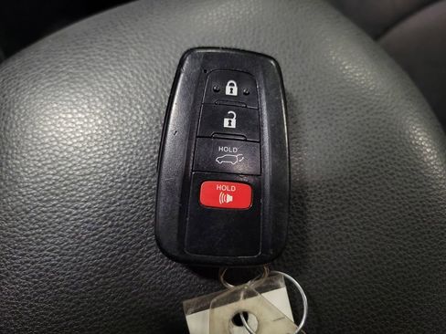 Used 2019 Toyota RAV4 XLE image 16