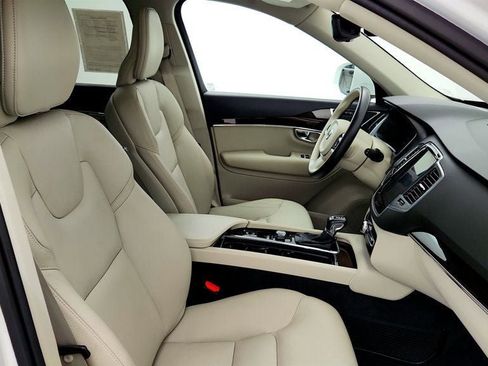 Used 2019 Volvo XC90 T5 Momentum w/ Protection Package Premier FWD image 24