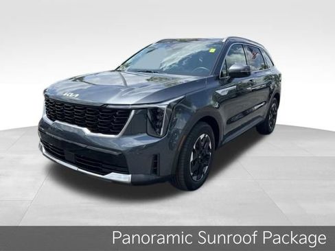 Certified 2024 Kia Sorento S w/ Panoramic Sunroof Package FWD image 4