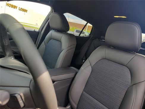 New 2026 Buick Envista Sport Touring w/ Convenience I Package FWD image 17