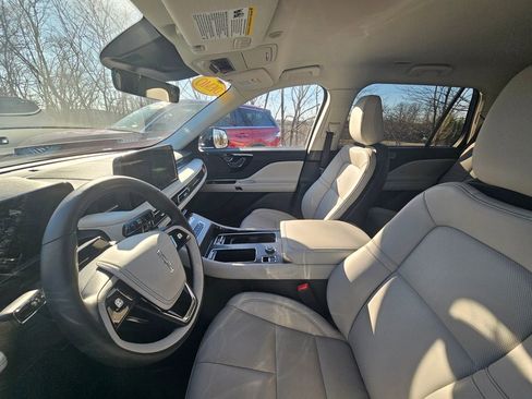 New 2026 Lincoln Aviator AWD image 4