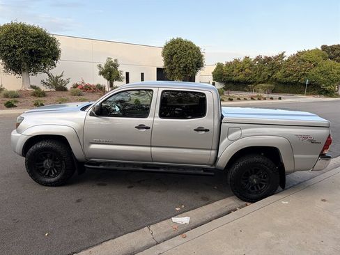 Used 2006 Toyota Tacoma PreRunner w/ TRD Off-Road Pkg #1 RWD image 10