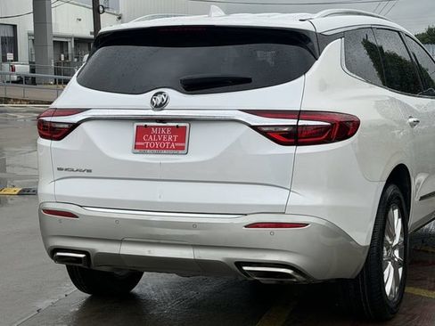 Used 2020 Buick Enclave Premium w/ Sun and Sites Package FWD image 7