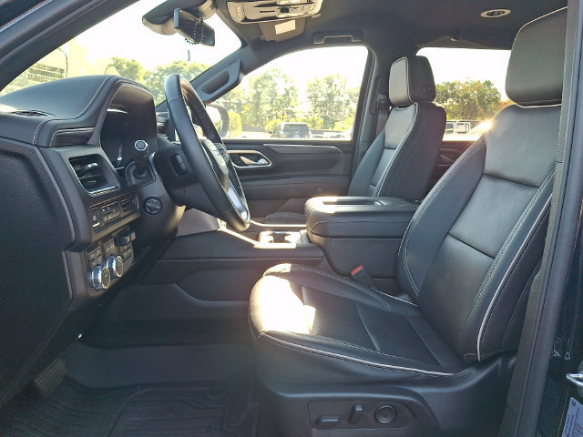 Used 2024 GMC Yukon XL SLT w/ SLT Luxury Package AWD/4WD image 2