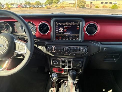 Used 2023 Jeep Gladiator Rubicon w/ LED Lighting Group AWD/4WD image 16