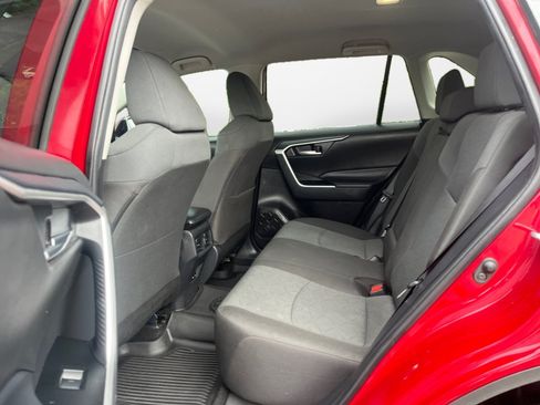 Used 2025 Toyota RAV4 XLE FWD image 15