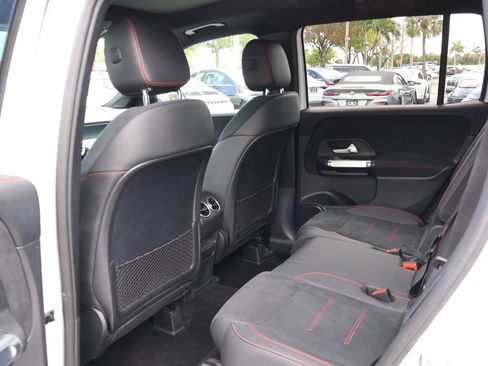 Used 2023 Mercedes-Benz GLB 250 image 32