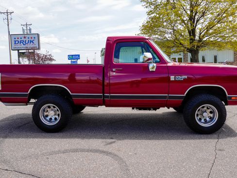 Used 1988 Dodge D/W Truck 100 AWD/4WD image 2