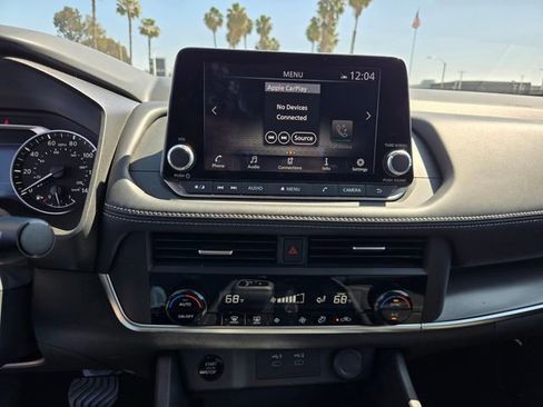 Used 2025 Nissan Rogue SV image 19