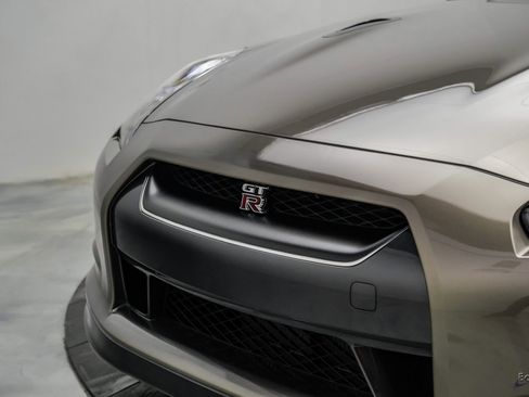 Used 2009 Nissan GT-R Premium AWD/4WD image 40