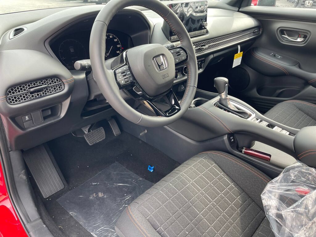 Used 2025 Honda HR-V Sport image 7