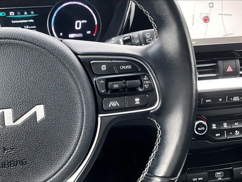 Used 2022 Kia Niro EX w/ Cold Weather Package image 23