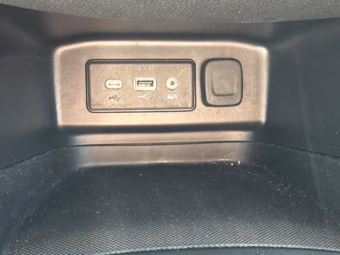 Used 2023 Chevrolet Equinox LT AWD/4WD image 18