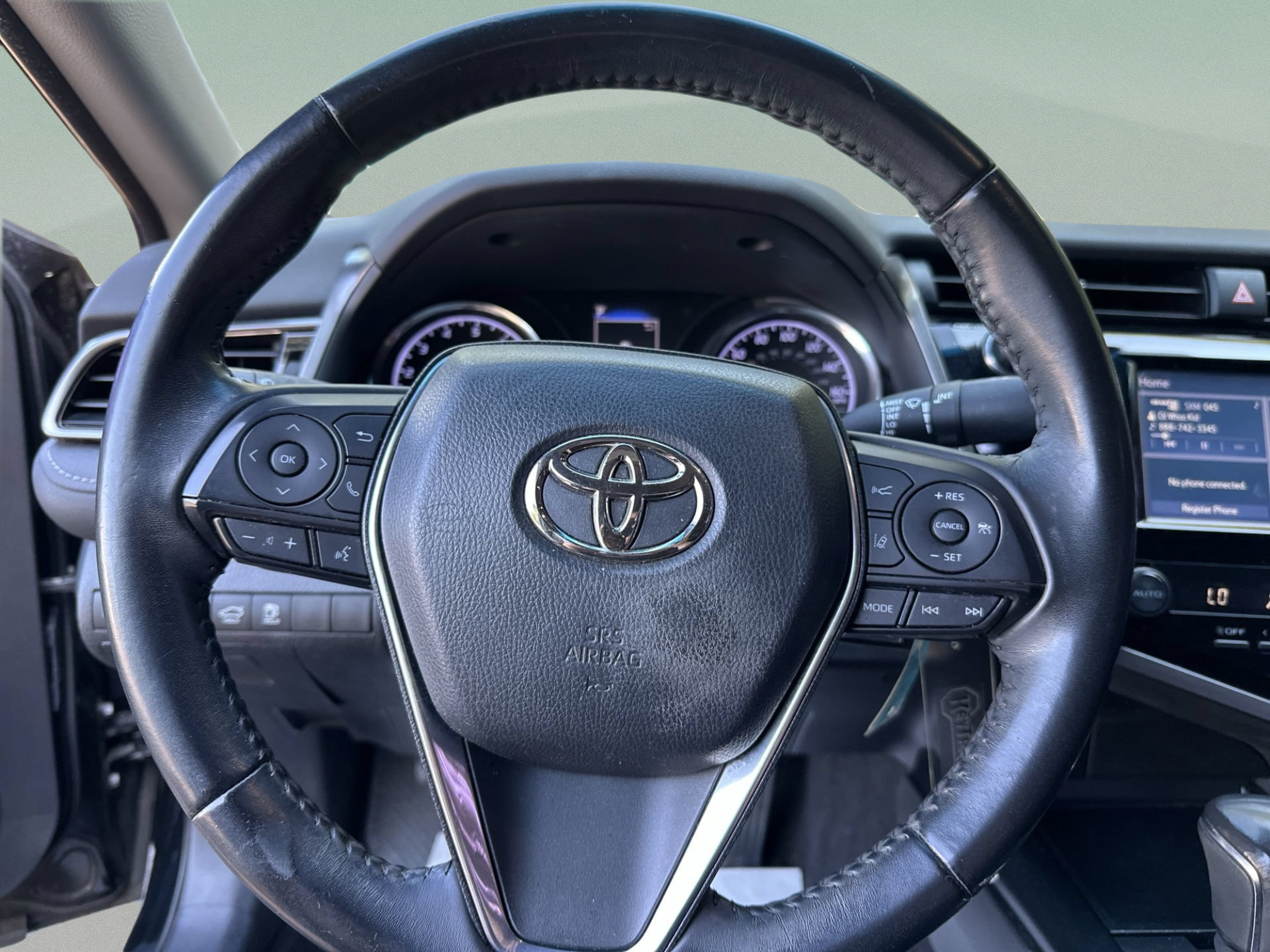 Used 2020 Toyota Camry SE FWD image 11