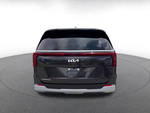 Used 2026 Kia Carnival FWD image 10