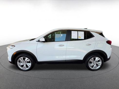 Used 2025 Buick Encore GX Preferred FWD image 9