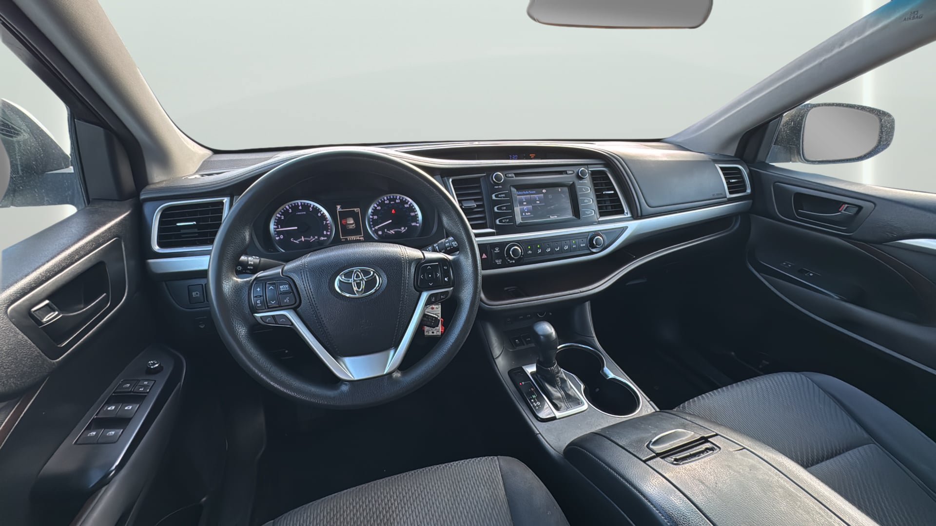 Used 2017 Toyota Highlander LE FWD image 14