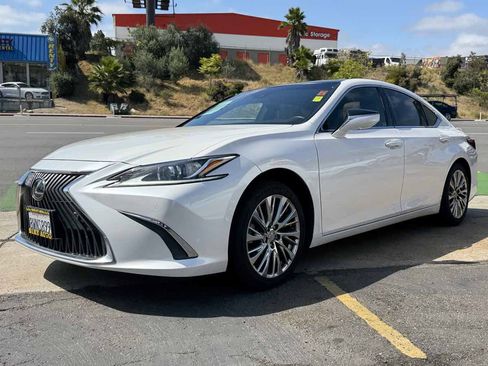 Used 2021 Lexus ES 350 w/ Accessory Package FWD image 4
