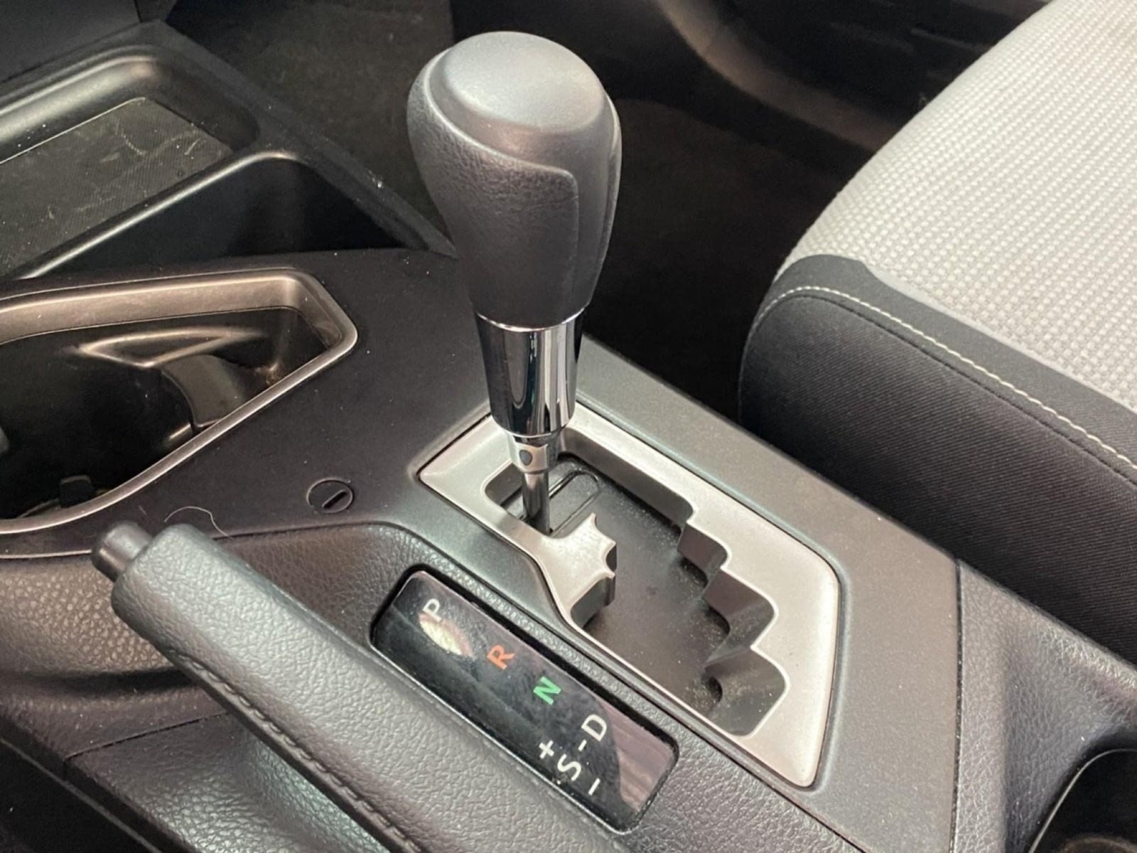 Used 2018 Toyota RAV4 XLE AWD/4WD image 23