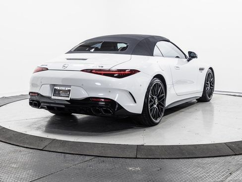 Used 2022 Mercedes-Benz SL 55 AMG 4MATIC w/ Driver Assistance Package image 34