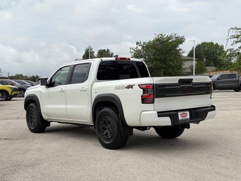 Certified 2025 Nissan Frontier PRO-4X w/ Pro Premium Package AWD/4WD image 6