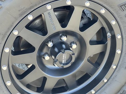 Used 2017 Nissan Frontier SV w/ SV Value Truck Package image 8