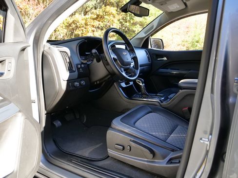 Used 2022 Chevrolet Colorado Z71 image 22