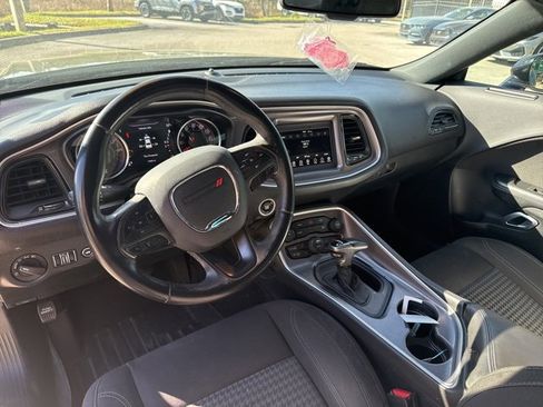 Used 2019 Dodge Challenger SXT image 11