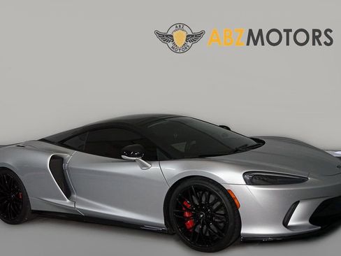Used 2022 McLaren GT image 1