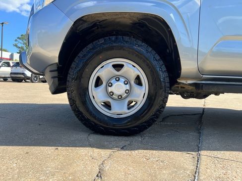 Used 2019 Toyota Tacoma SR image 20