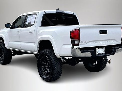 Used 2018 Toyota Tacoma SR5 image 4