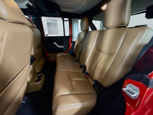Used 2014 Jeep Wrangler Unlimited Sahara w/ Dual Top Group AWD/4WD image 22