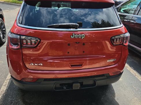 Used 2020 Jeep Compass Latitude AWD/4WD image 3