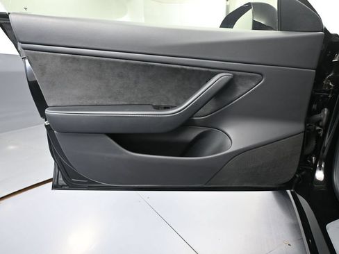 Used 2018 Tesla Model 3 Mid Range RWD image 16