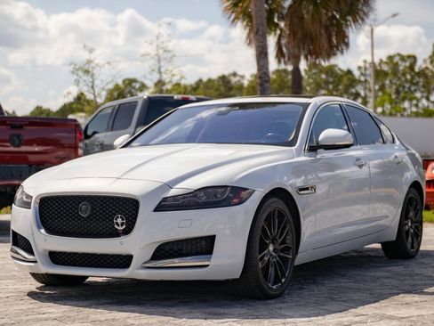 Used 2018 Jaguar XF Portfolio AWD/4WD image 7