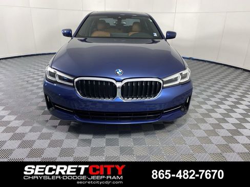 Used 2022 BMW 530i xDrive w/ Convenience Package AWD/4WD image 2