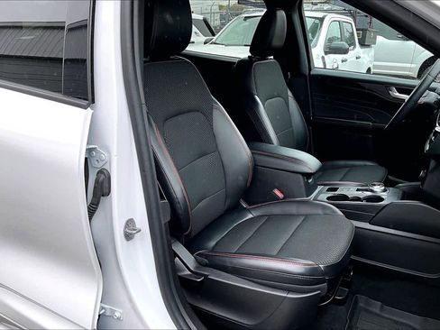 Certified 2023 Ford Escape ST-Line w/ Tech Pack #1 image 8