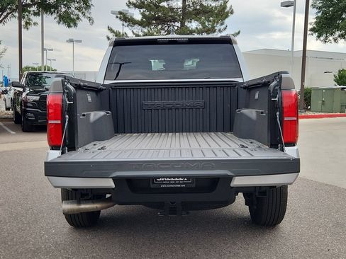 Used 2025 Toyota Tacoma SR5 AWD/4WD image 10