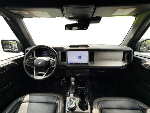 Used 2025 Ford Bronco Outer Banks AWD/4WD image 14
