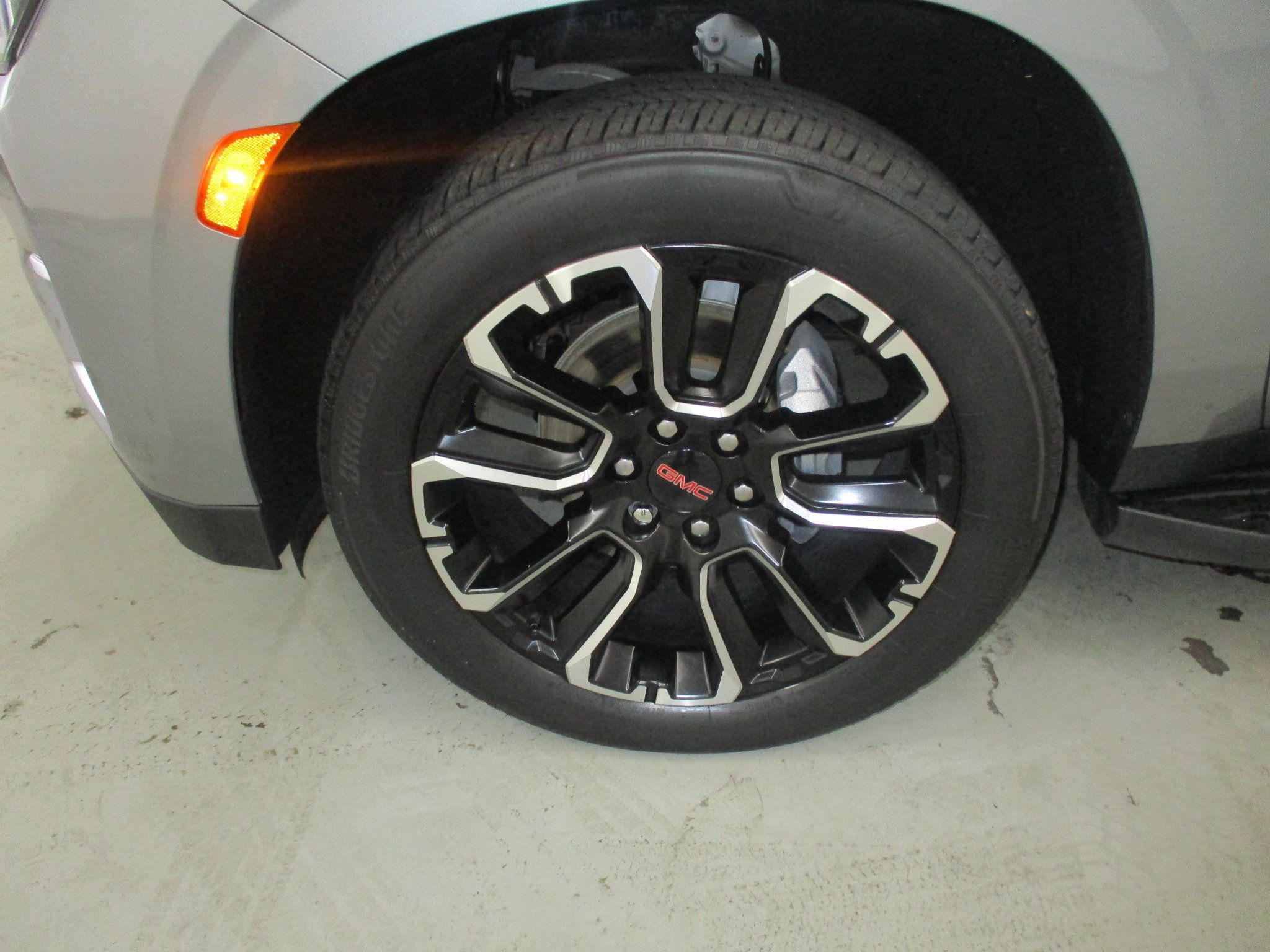Certified 2023 GMC Yukon XL Denali AWD/4WD image 4