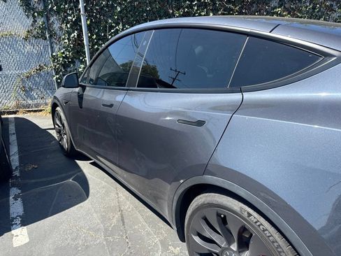 Used 2022 Tesla Model Y Performance AWD/4WD image 3