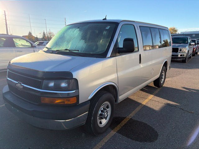 Used 2015 Chevrolet Express 2500 LT w/ LT Preferred Equipment Group RWD image 3