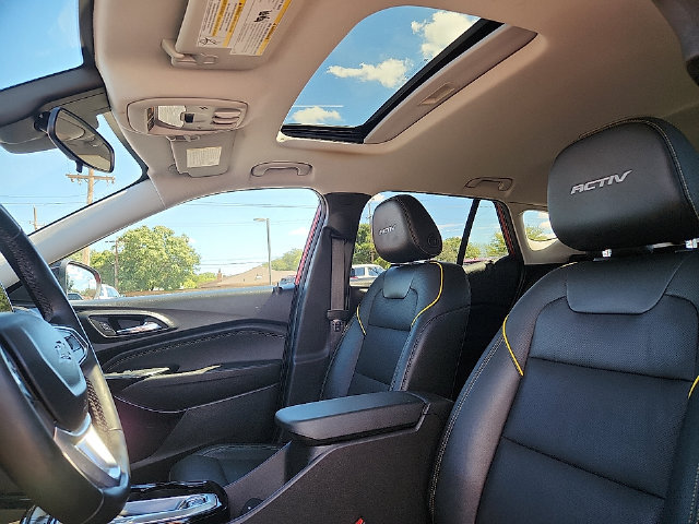 Used 2024 Chevrolet Trax ACTIV w/ Sunroof Package FWD image 13