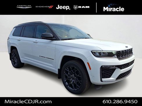 New 2026 Jeep Grand Cherokee L Summit AWD/4WD image 2