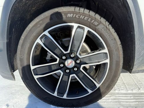 Used 2023 GMC Acadia SLT w/ Technology Package image 14