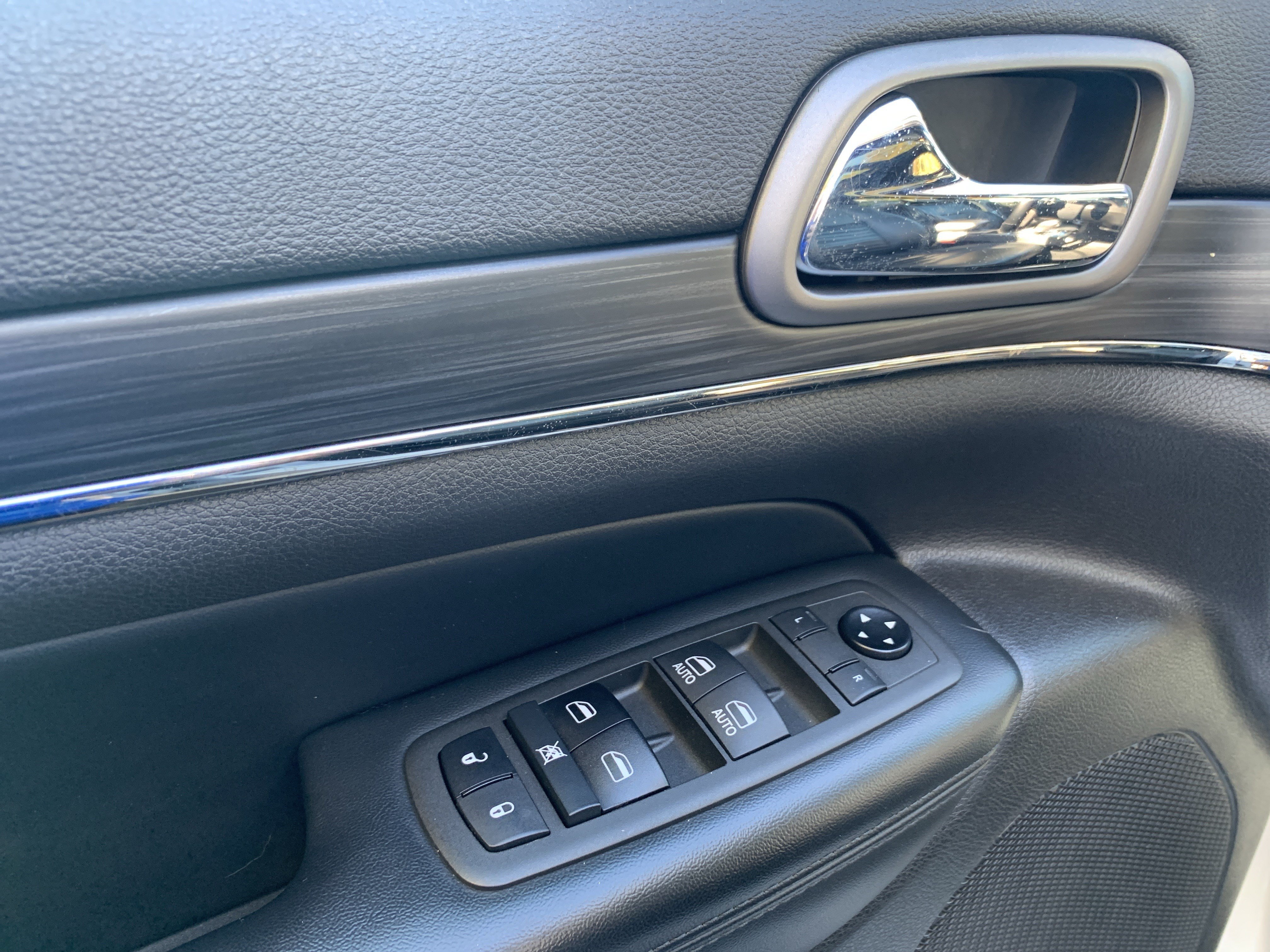 Used 2021 Jeep Grand Cherokee Limited X RWD image 15