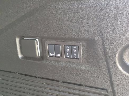 Used 2024 GMC Yukon Denali AWD/4WD image 36