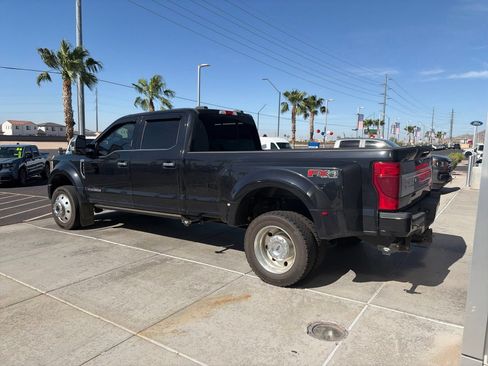 Used 2020 Ford F450 Platinum w/ FX4 Off-Road Package AWD/4WD image 3